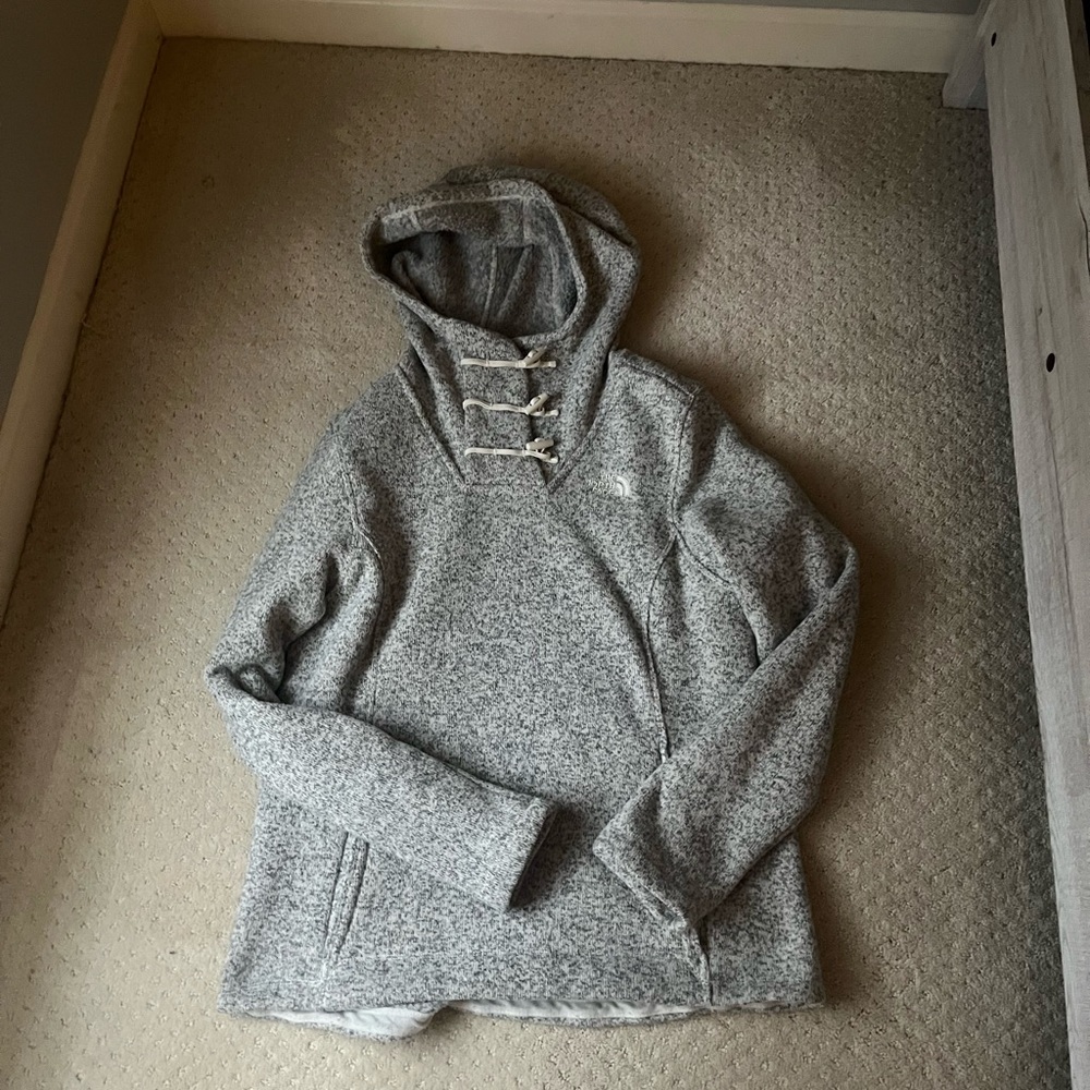women’s north face hoodie